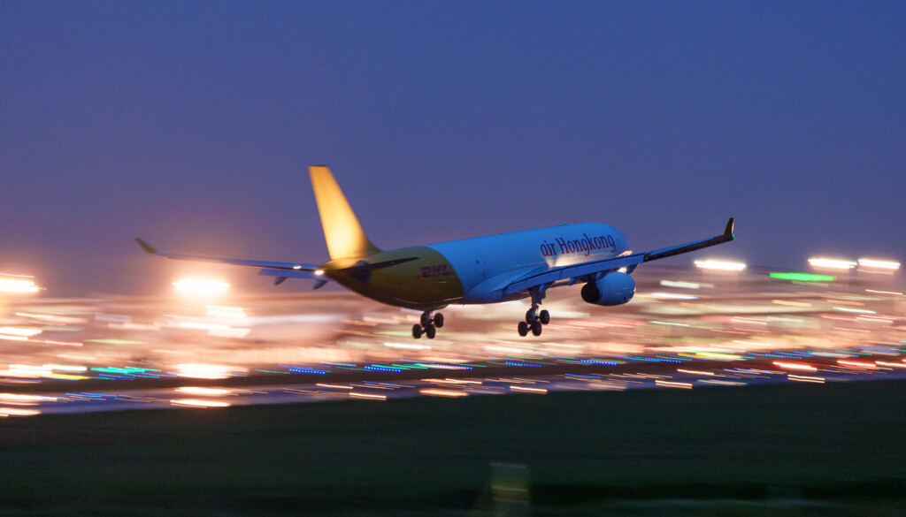 成田空港さくらの山公園より