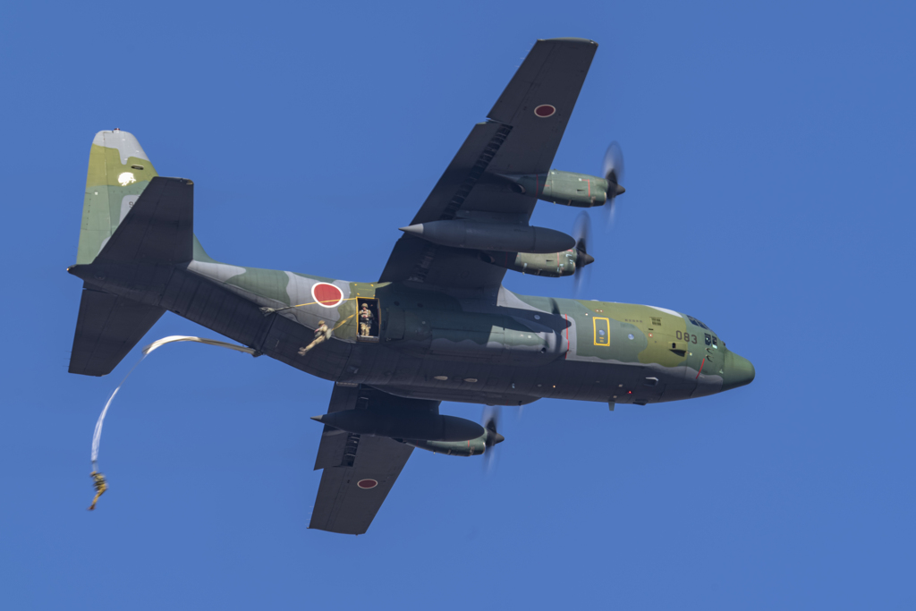 空挺団降下