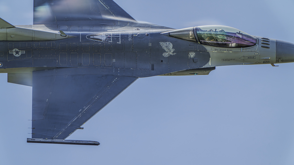 Ｆ-16