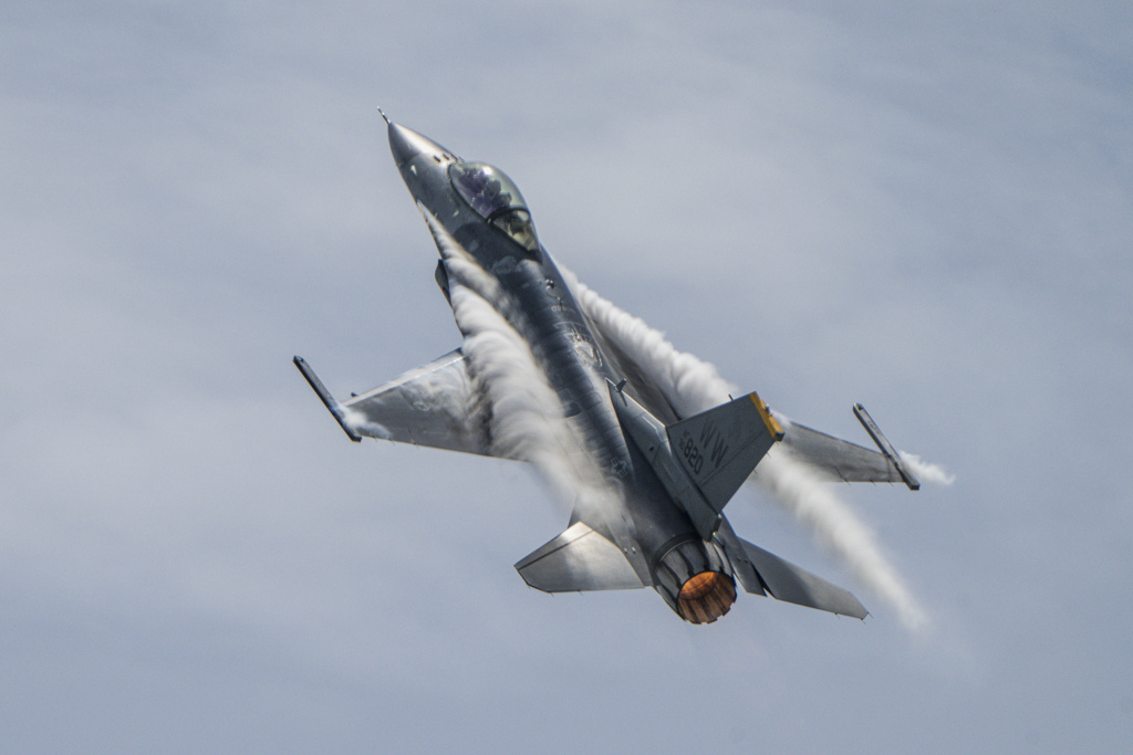 Ｆ-16