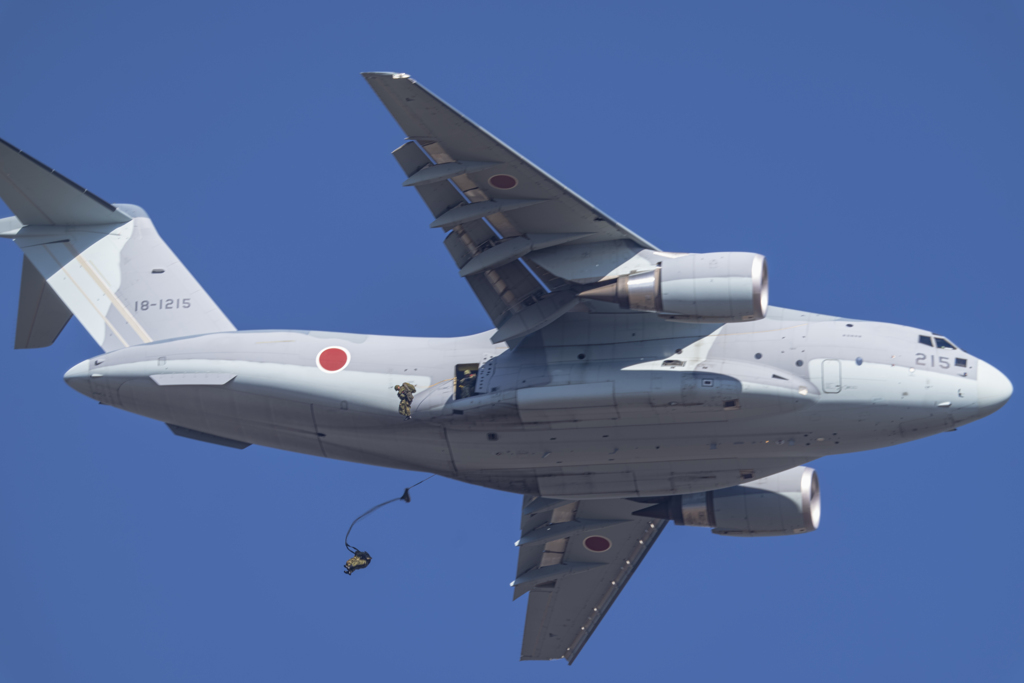 空挺団降下