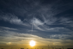 飛行機雲の影