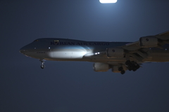 お月様とのコラボ・・・ならず。