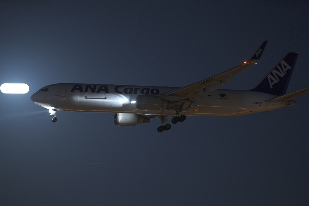 お月様とのコラボ・・・ならず。