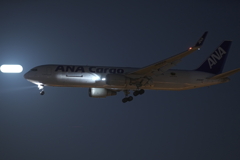 お月様とのコラボ・・・ならず。