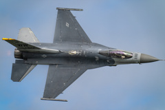 Ｆ-16