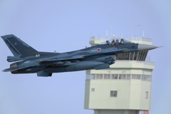 百里基地にて