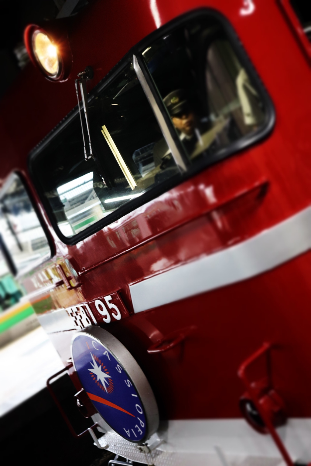 北の玄関口で発車の時を待つ...