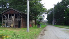 2013/09/07_熊谷陸軍飛行学校桶川分教場跡 車庫と守衛所