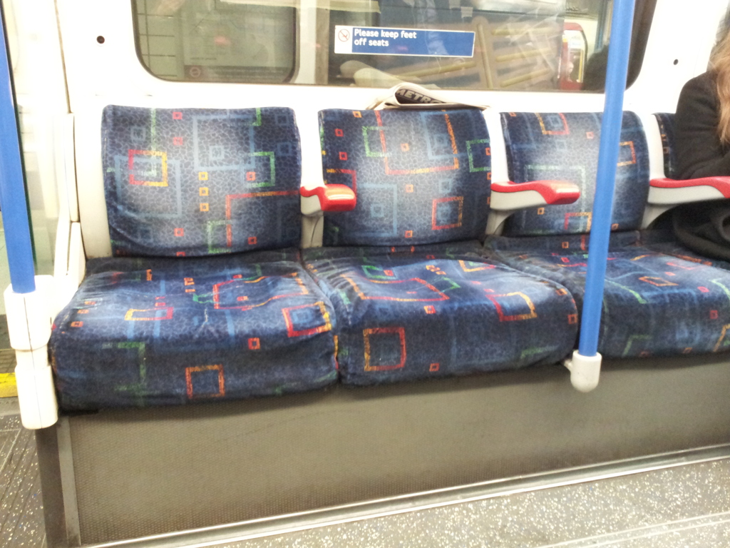 2016/05/19_ロンドンの地下鉄車内