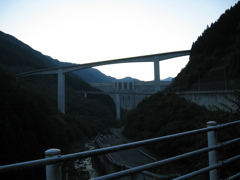 2011/10/29_ループ橋と滝沢ダム