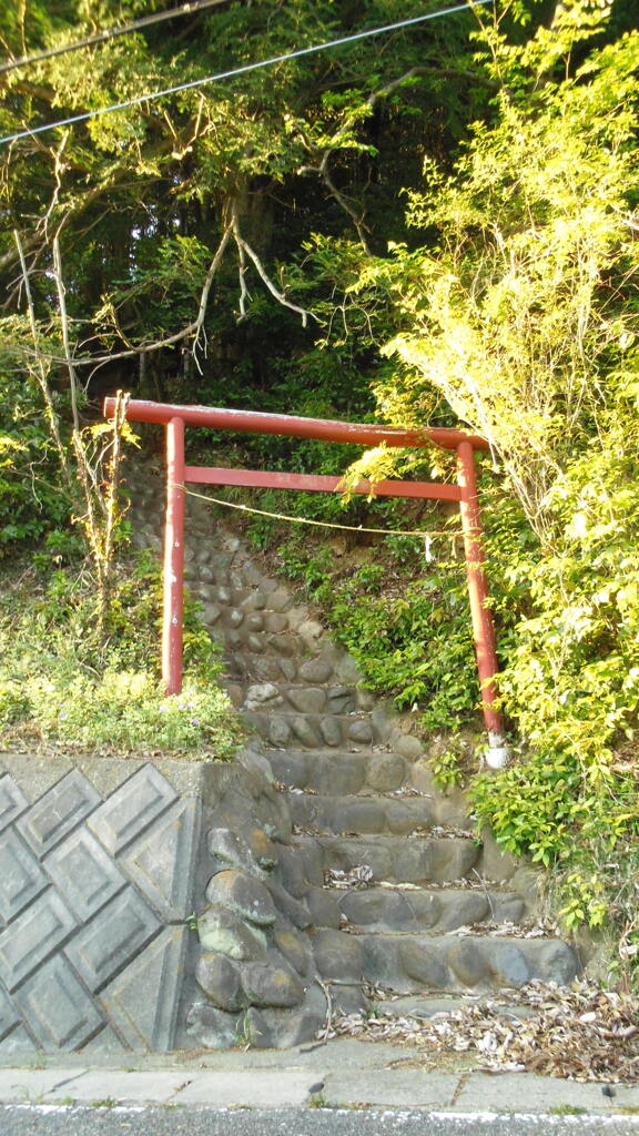 2013/04/28_外秩父山中の鳥居