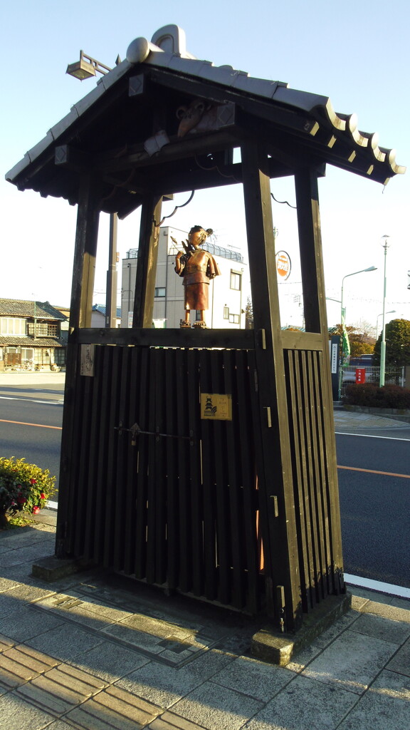 2013/02/10_行田市街地の銅像「童の記憶 こもり」