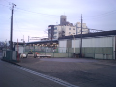 2015/12/06_桶川駅東口ロータリーのターンテーブル