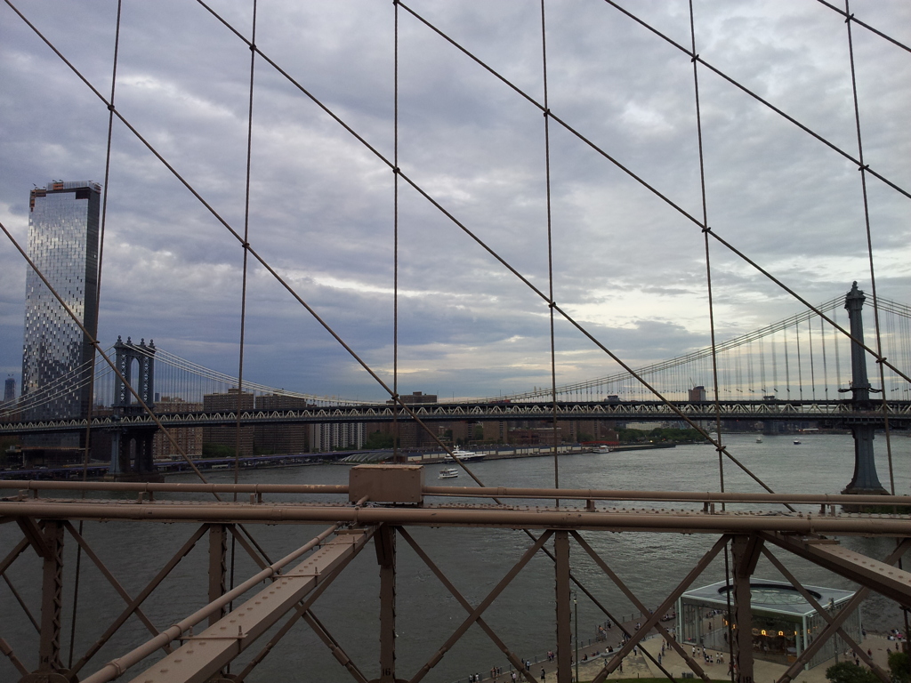 2019/06/15_ブルックリン橋からイースト上流を望む