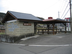 2012/04/07_腰中公衆トイレと東屋