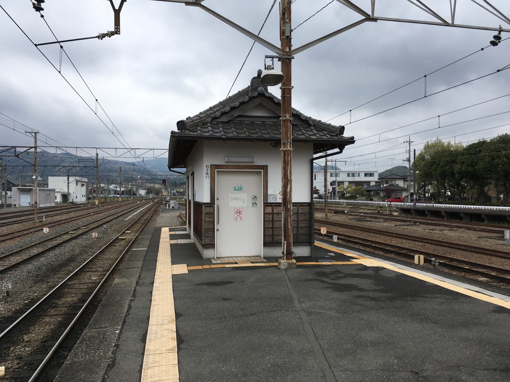 2020/04/12_寄居駅秩父鉄道ホームのトイレ