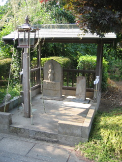 2012/07/29_西門前の庚申塔