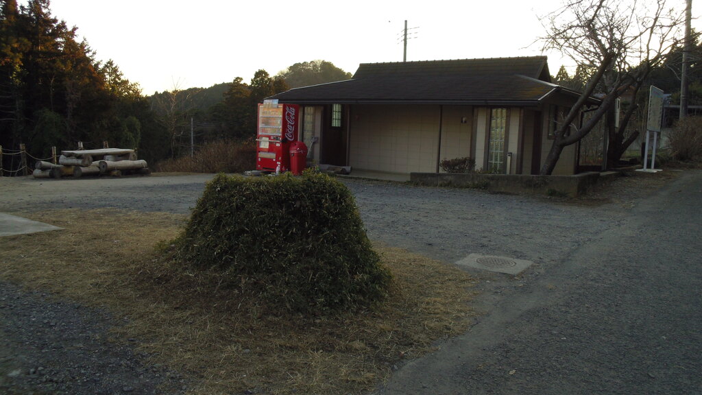 2013/01/12_桂木観音駐車場のトイレ