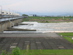 2012/05/05_利根大堰下流の流れ