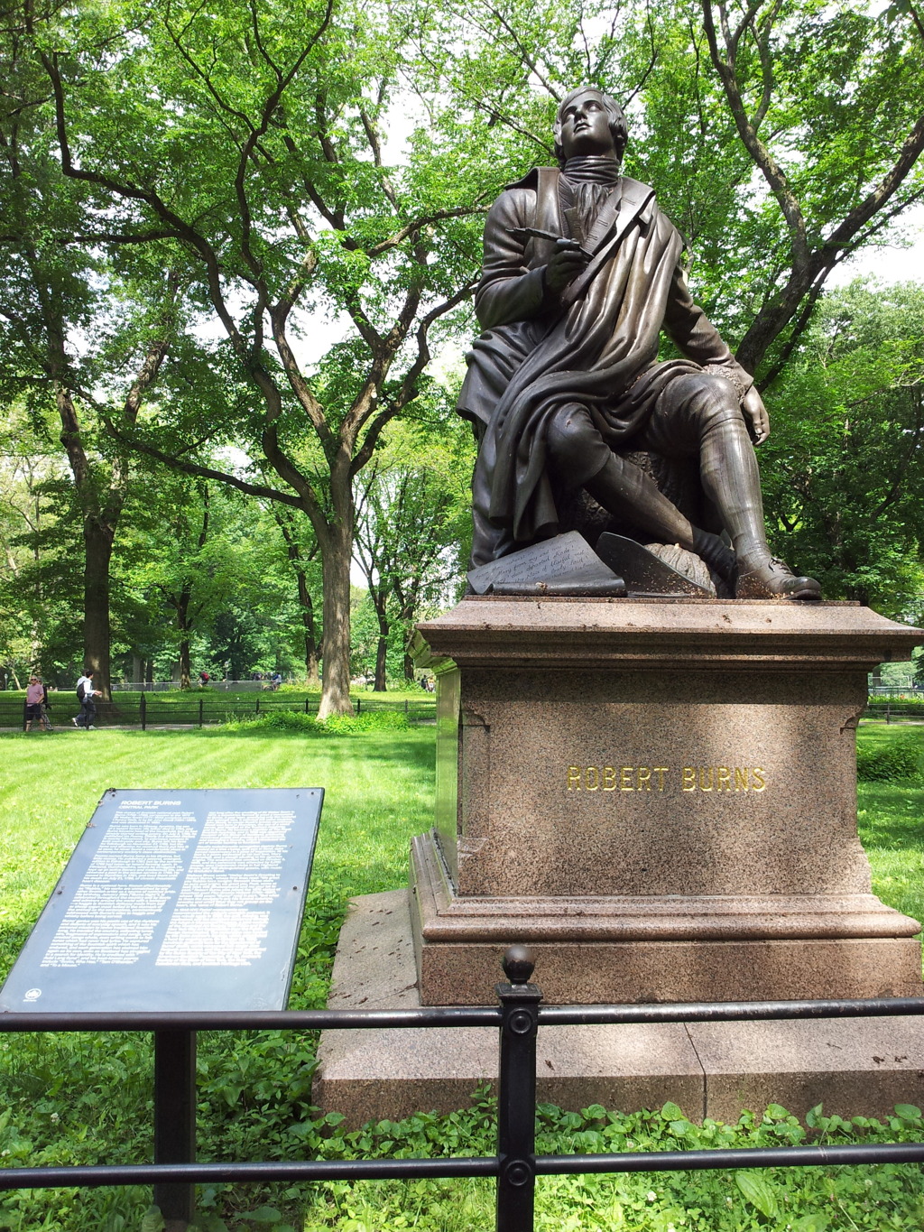 2019/06/16_セントラル・パーク ザ・モールのロバート・バーンズ像