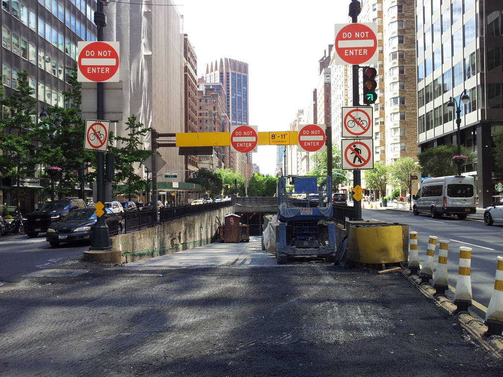 2019/06/15_パーク街と40ストリート交差点で南方面を望む