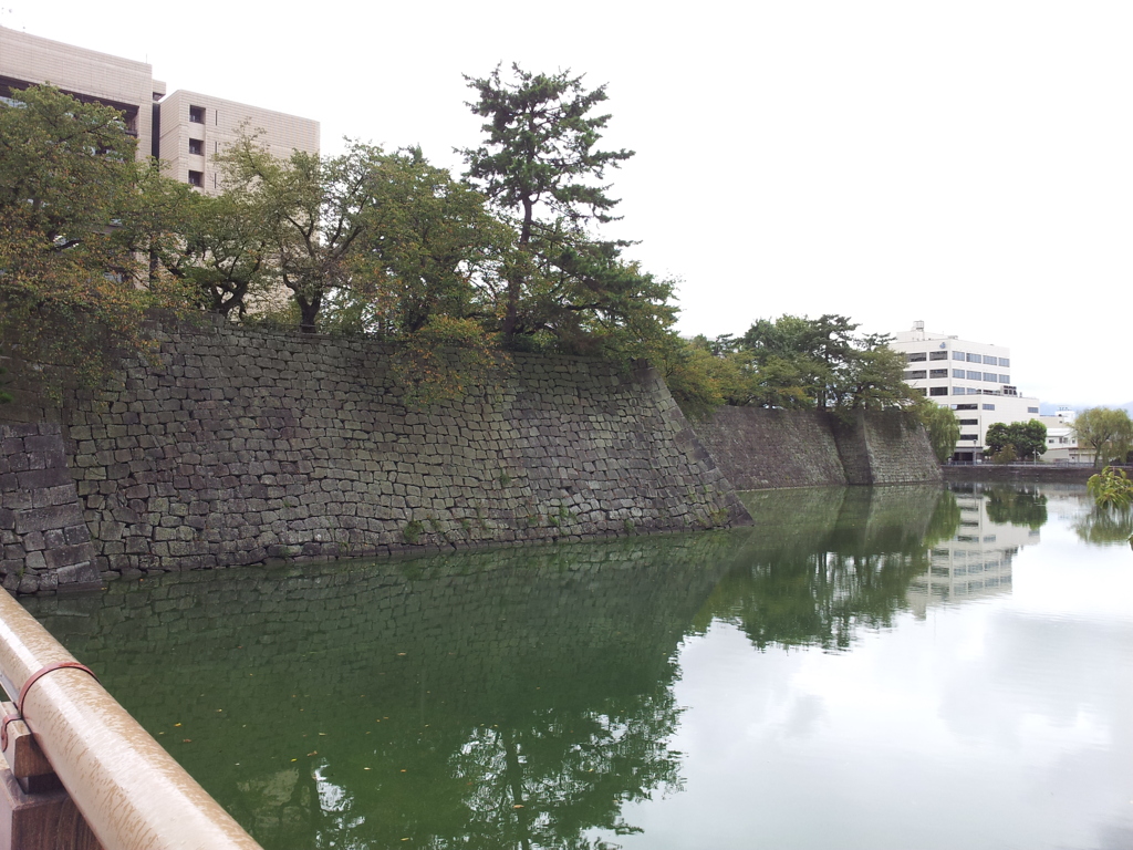 2019/09/24_福井城址 御本城橋から内堀を望む