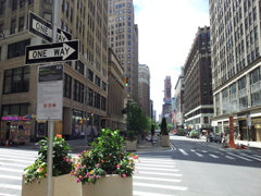 2019/06/15_ブロードウェイと37ストリート交差点から南方面を望む