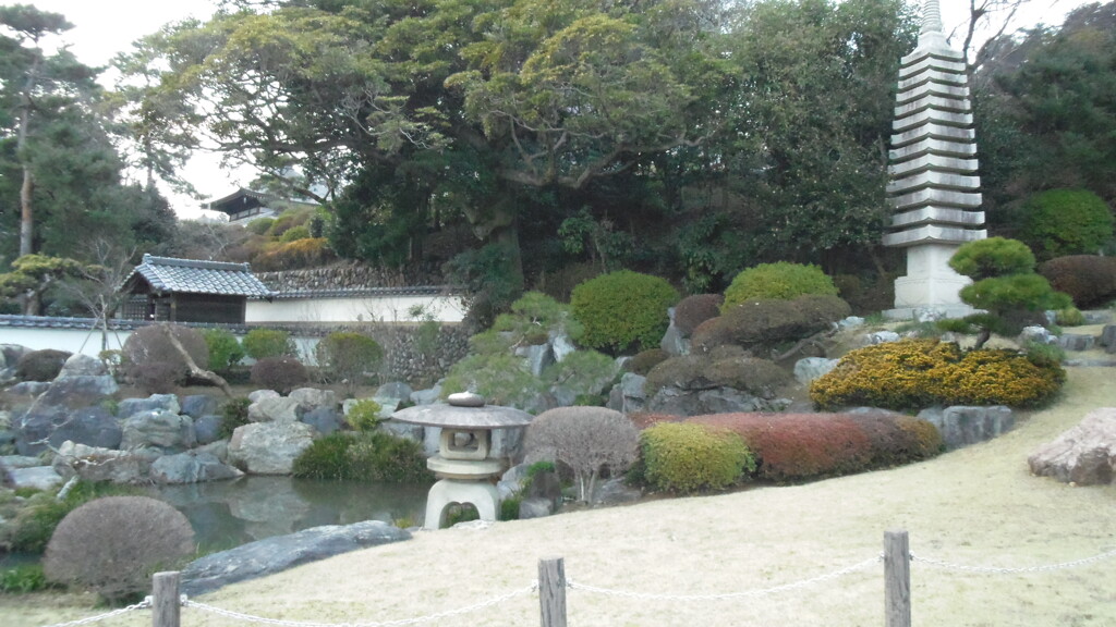 2013/01/13_聖天院 高麗殿池