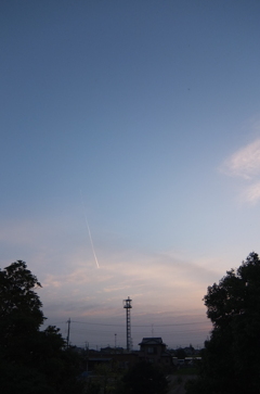 2015/04/18_夕空に飛行機雲