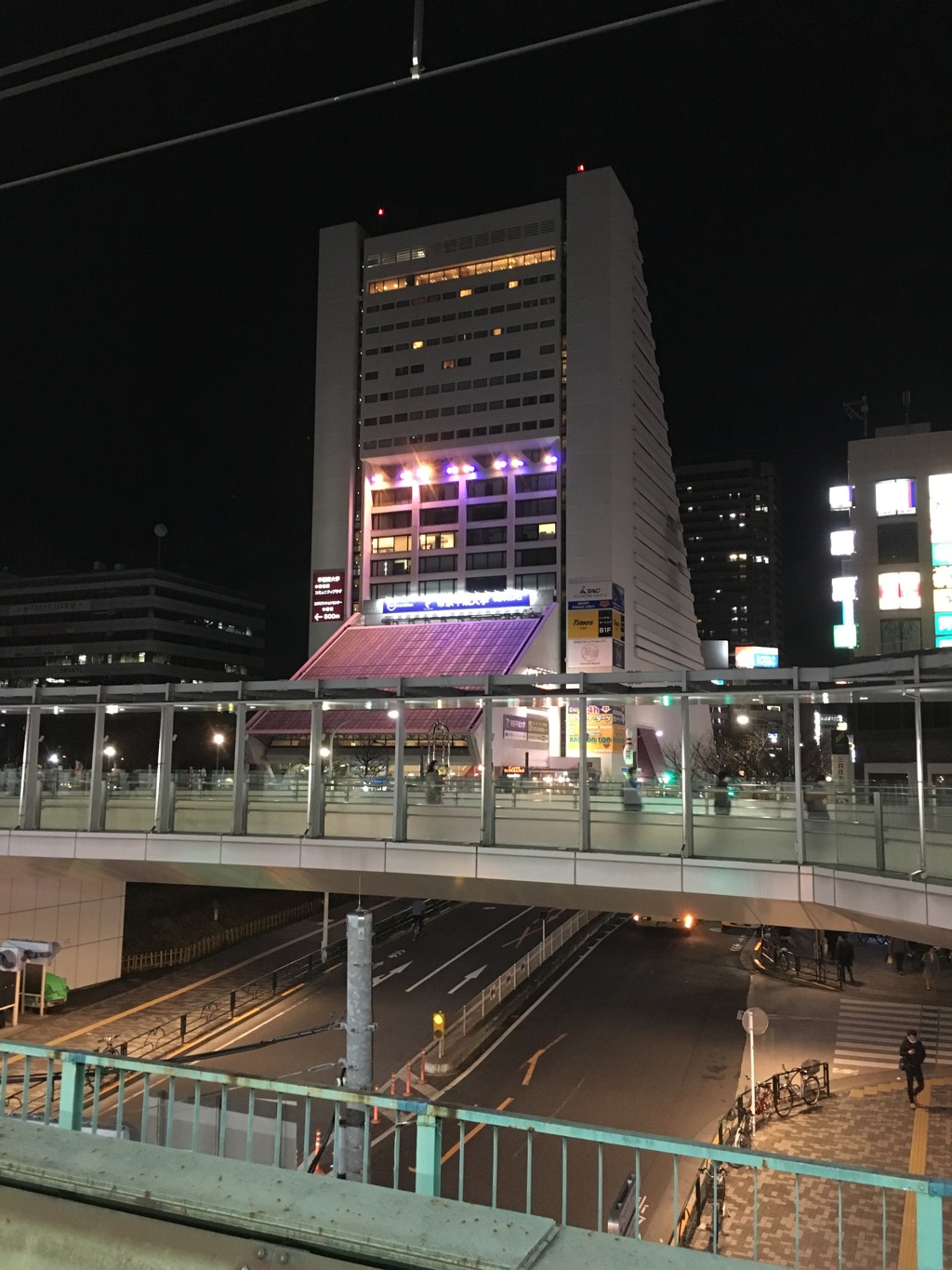 2020/01/29_中野駅から夜の中野サンプラザを望む