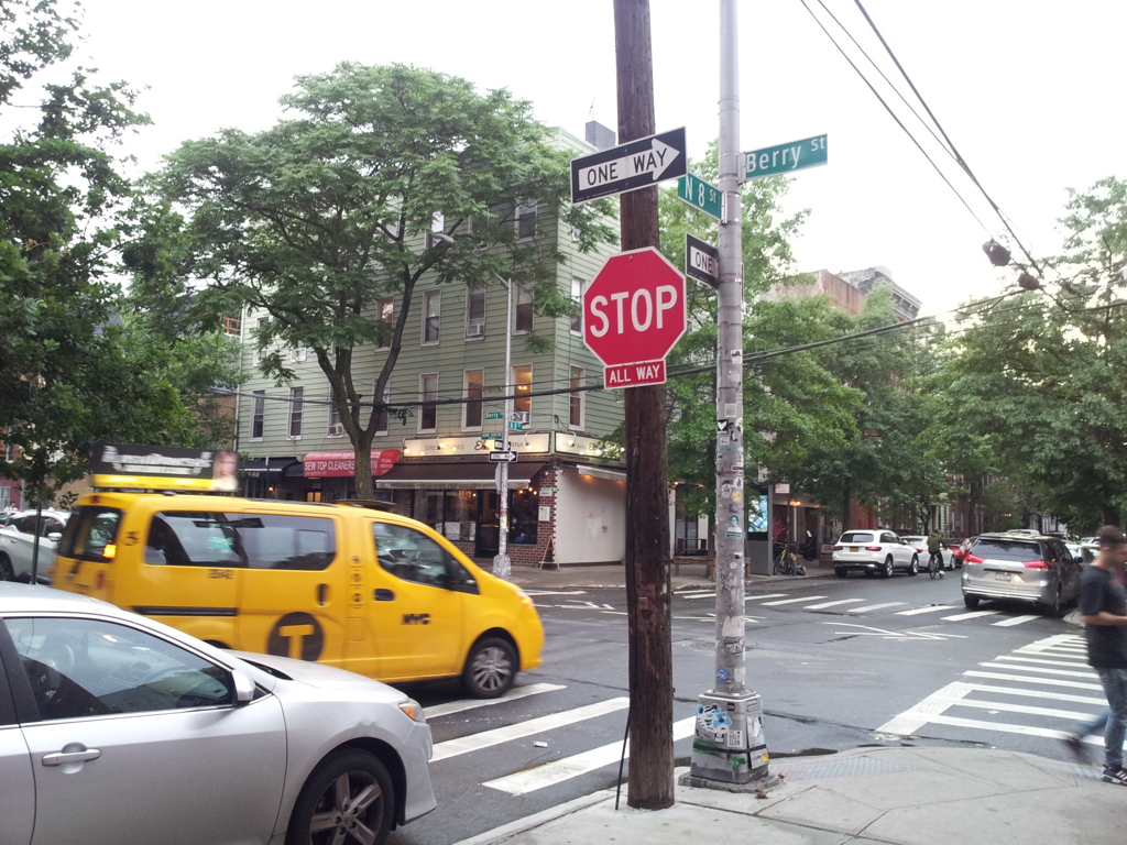 2019/06/16_ベリー・ストリートと北8ストリート交差点