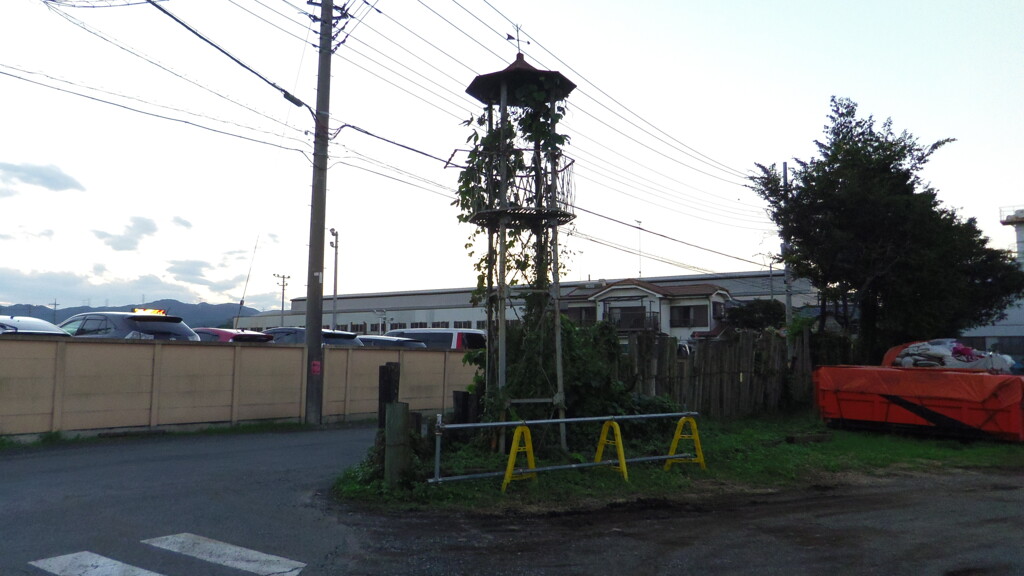 2013/10/27_絡め取られつつある火の見櫓