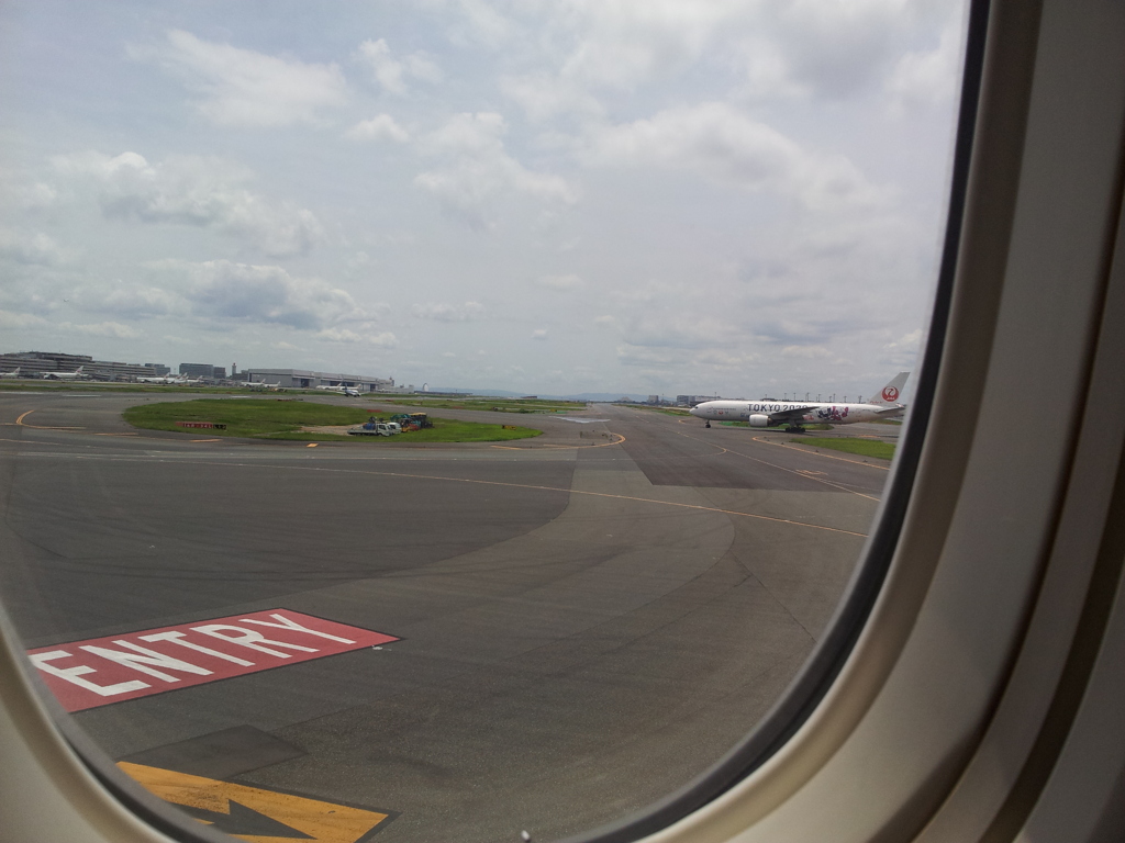 2019/06/14_機窓風景 羽田空港