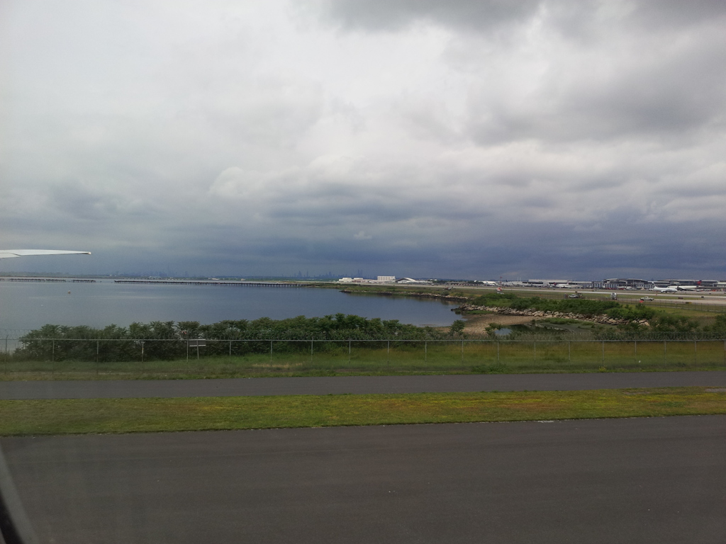 2019/06/17_機窓風景 ジョン・F・ケネディー空港