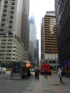 2019/06/14_53ストリートを東へ、ブロードウェイから7番街へ