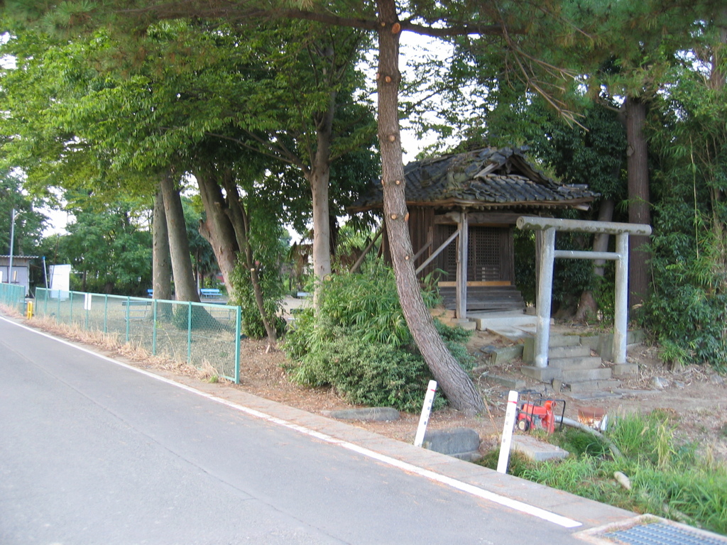 2012/09/09_壊れそうな神社