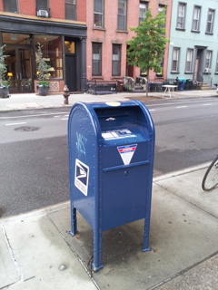 2019/06/16_ウィズ街と北8ストリート交差点のポスト