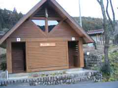 2012/01/07_栗山公衆トイレと祠