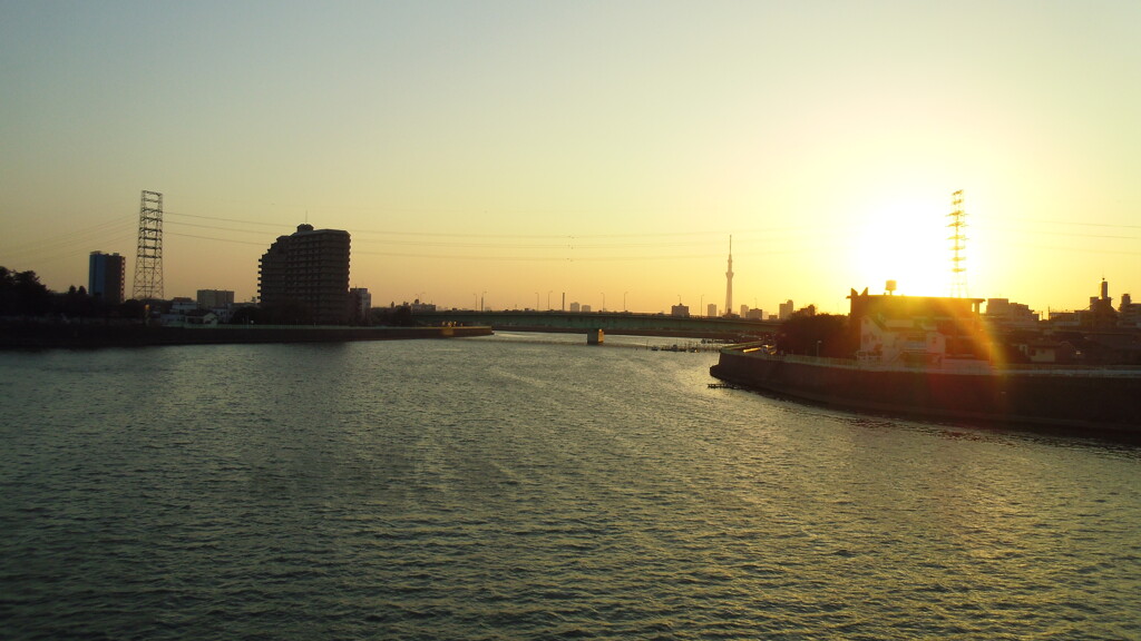 2013/01/02_高砂橋から夕暮れの中川と東京スカイツリーを望む