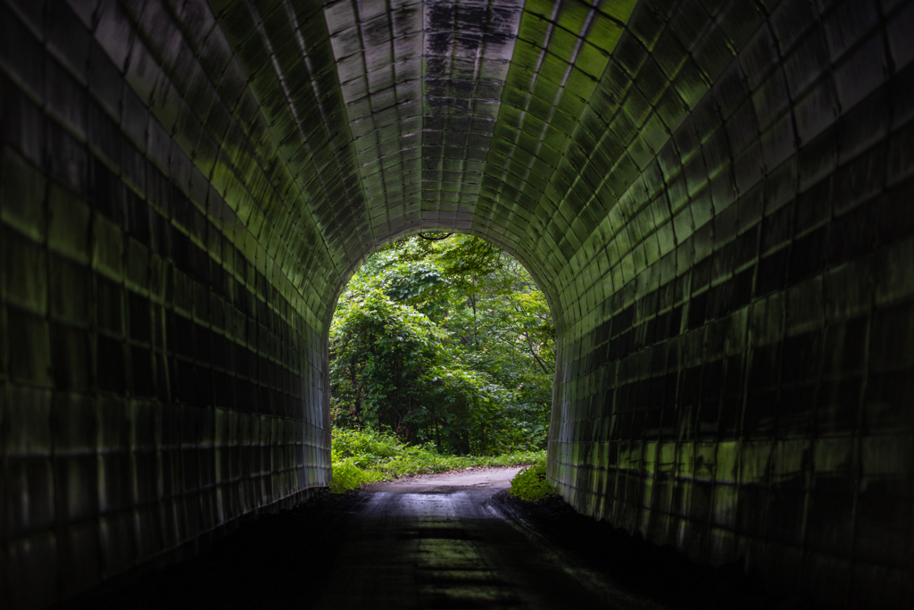 トンネル