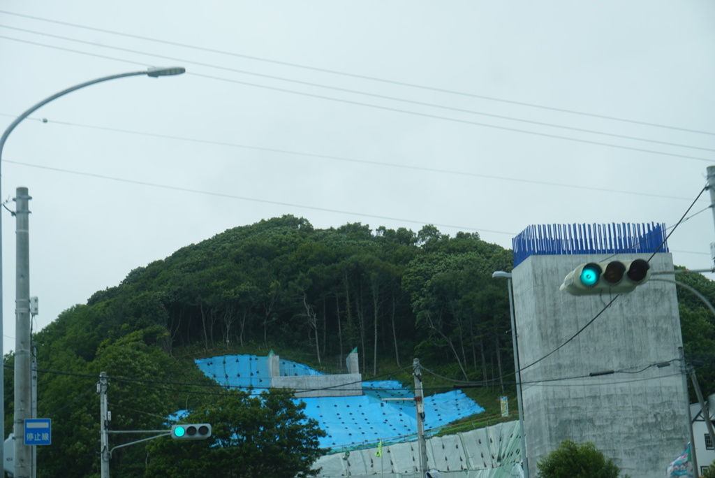 建設中