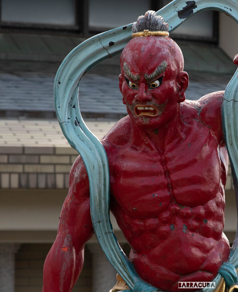 江の島の仁王像