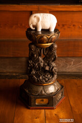 九品仏再び　白い像