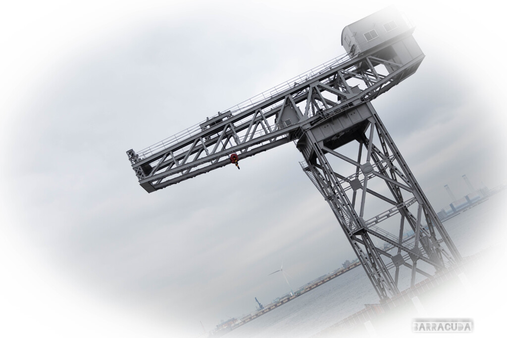 釘を打ちました！(^^♪