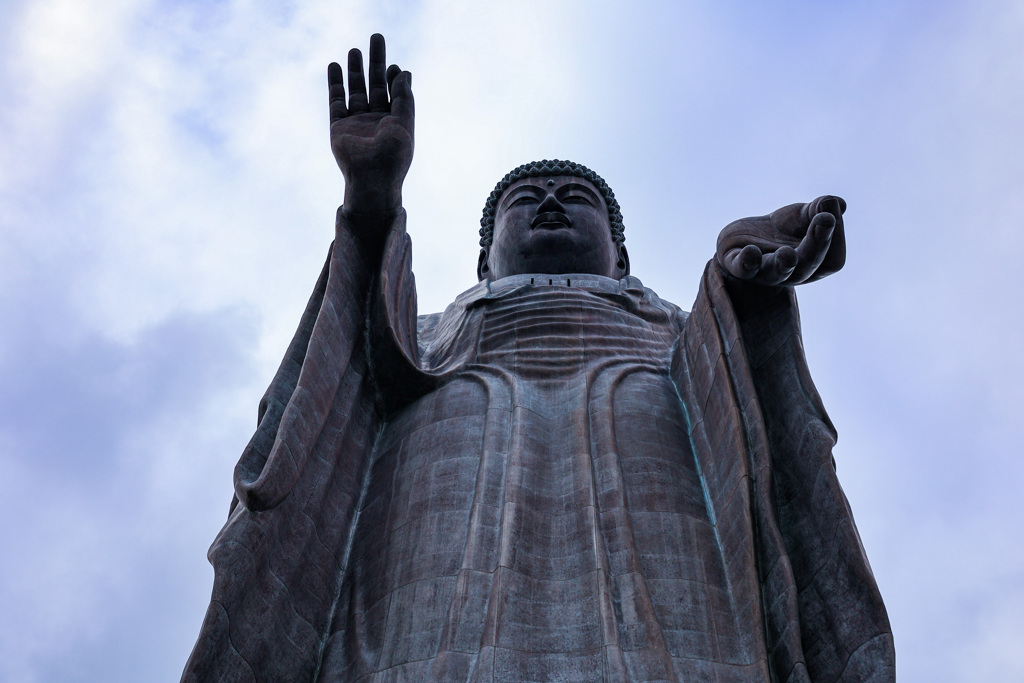 青銅の立ち姿　牛久大仏