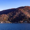 中禅寺湖　対岸の紅葉