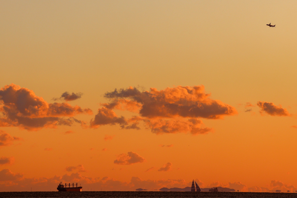 東京湾夕暮れの望遠景