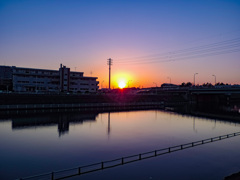楽しい三連休の日暮れ＠浦安境川