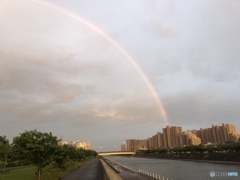 虹が出ました